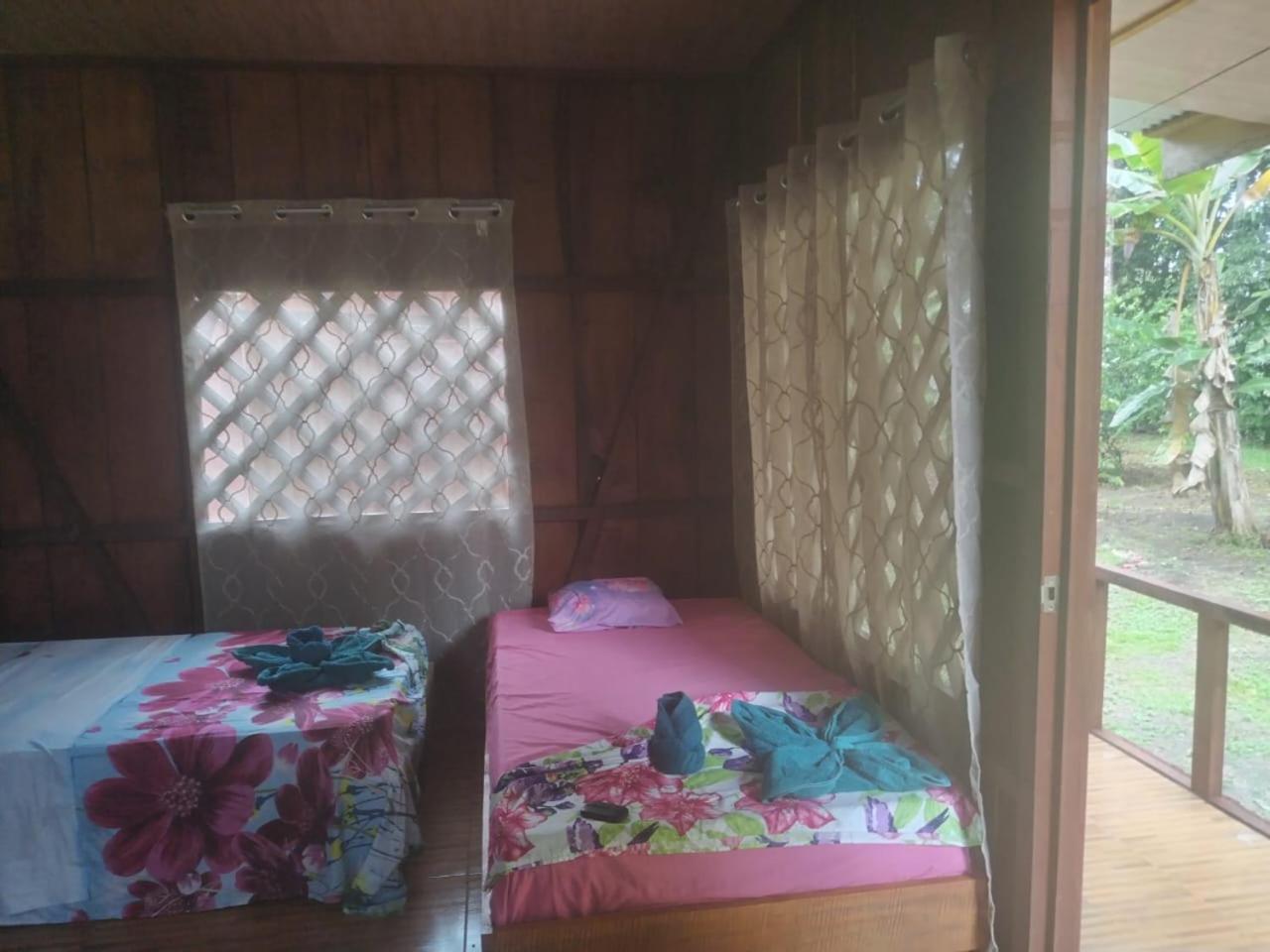 Laguna Caldera Lodge Siqurres Da Alegria Buitenkant foto
